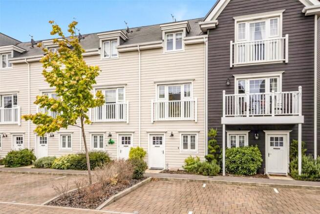 3-bed house on Sunapee Road, Reading, Berkshire, RG2, £500,000