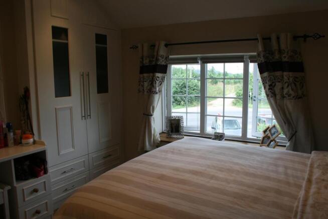 Bedroom 1.jpg