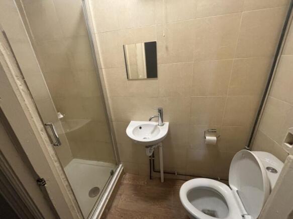 6 bed Terraced to rent Image 8