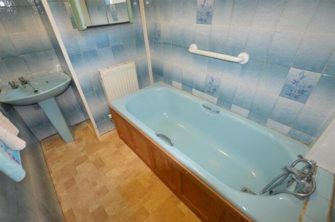 Bathroom.JPG