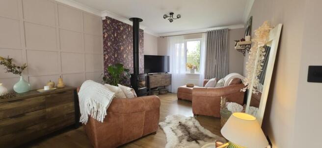 2 bed Semi-Detached Bungalow for sale Image 4