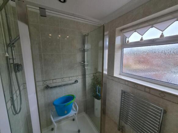 3 bed Semi-Detached to rent Image 12