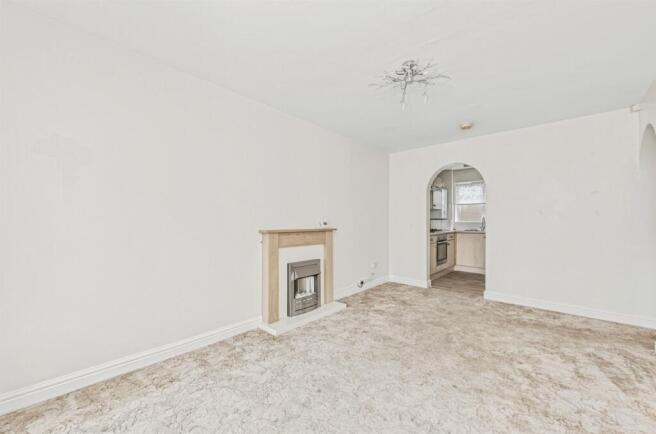 2 bed Apartment for sale Image 4