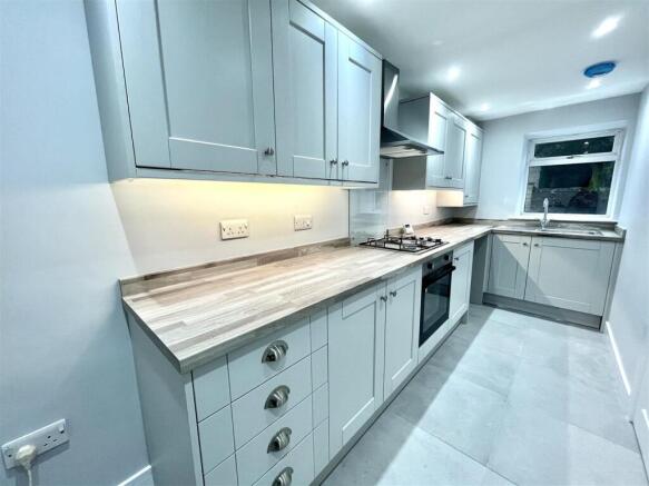KITCHEN .jpg