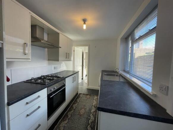 2 bed Terraced to rent Image 4