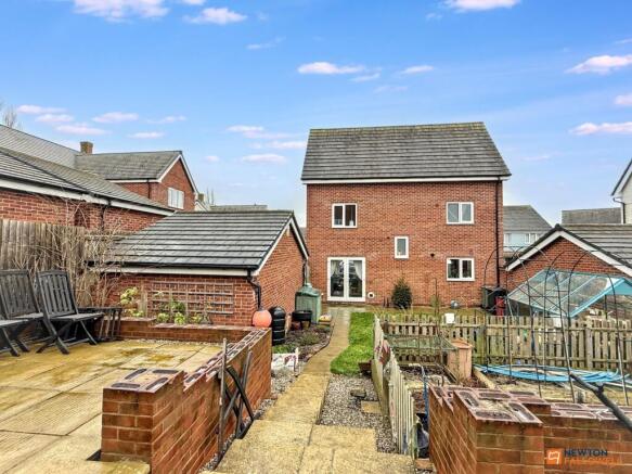 Cave Crescent, Coalville, LE67 photo 4