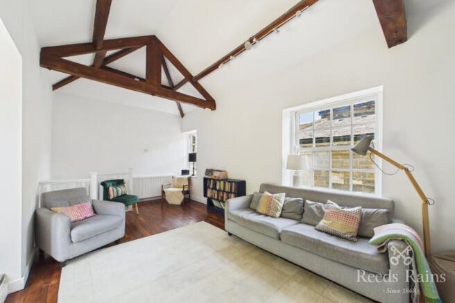 4 bed Detached for sale Image 5