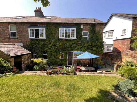 3 bed House for sale Image 10