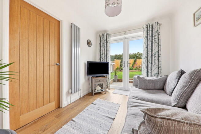 4 bed Semi-Detached for sale Image 6