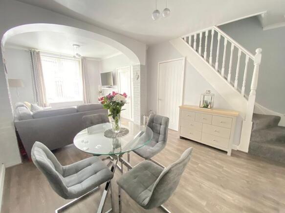 Lounge/Dining Room