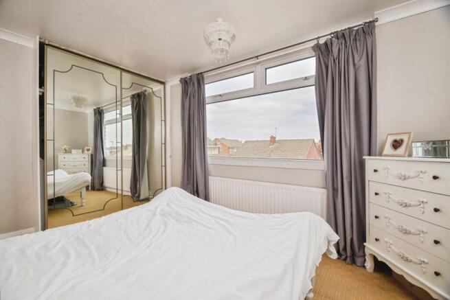 3 bed Semi-Detached for sale Image 12
