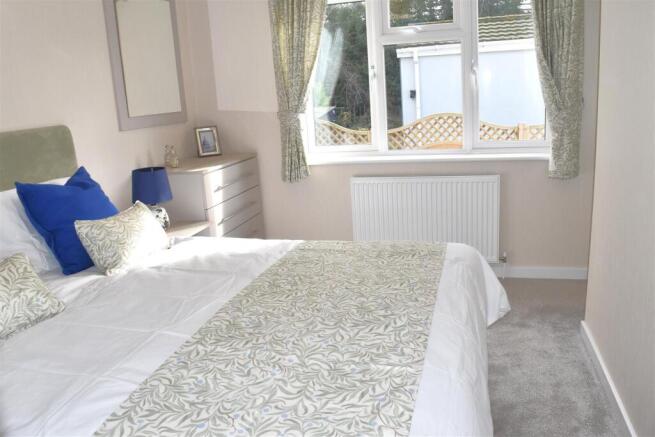 2 bed Park Home for sale Image 10