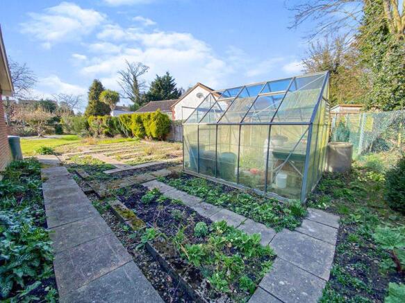 garden to side