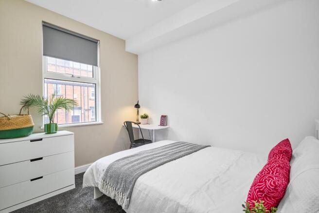 6 bed House to rent Image 10