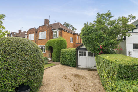 Burwood Avenue, Pinner