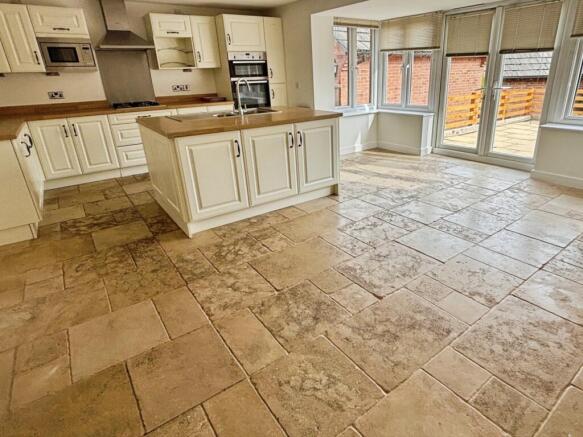 DINING KITCHEN: