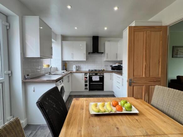 3 bed Semi-Detached for sale Image 5