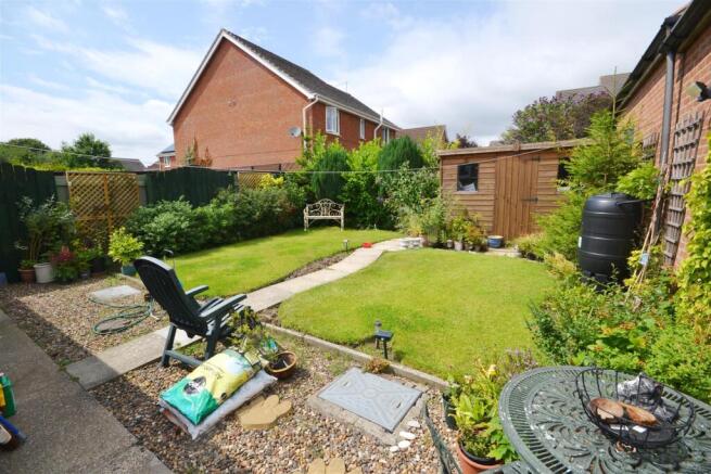 2 bed Semi-Detached Bungalow for sale Image 9