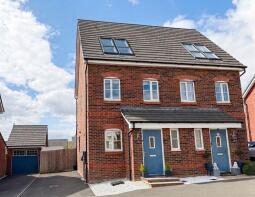 50, Queen Eleanor Avenue, Grantham NG31 8PT