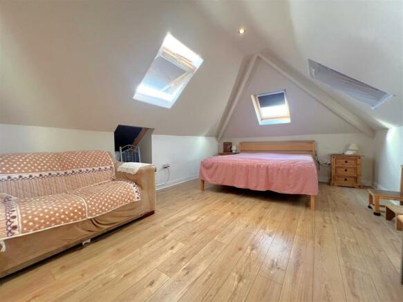 bed 1.2.jpg