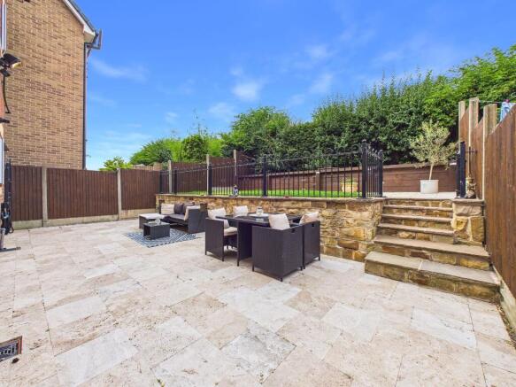 4 bed Detached for sale Image 4