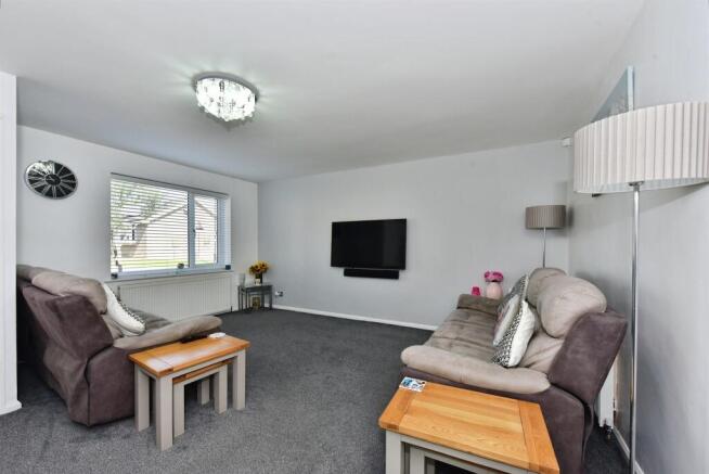 4 bed Detached for sale Image 4