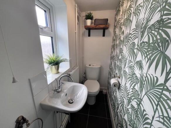 guest WC.jpg