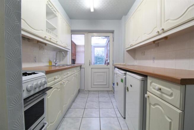 Kitchen 2.jpg
