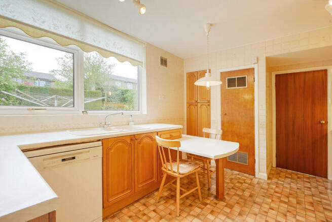 4 bed Detached for sale Image 12