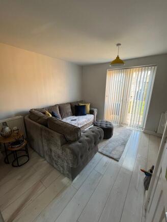 3 bed Terraced to rent Image 3