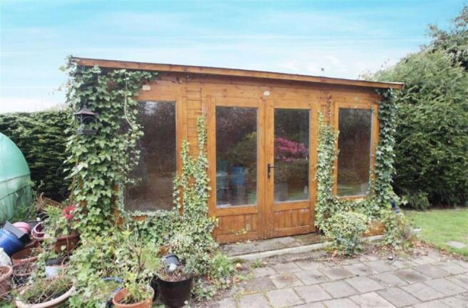 SUMMERHOUSE