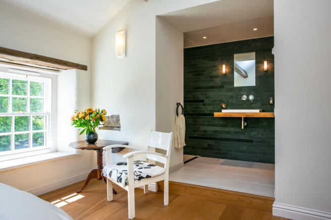 Master to Ensuite