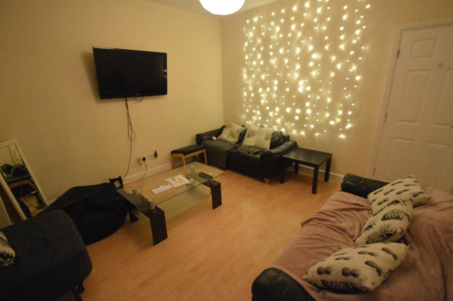 5 bed Terraced to rent Image 6