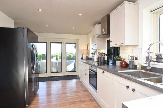 2 bed House for sale Image 6