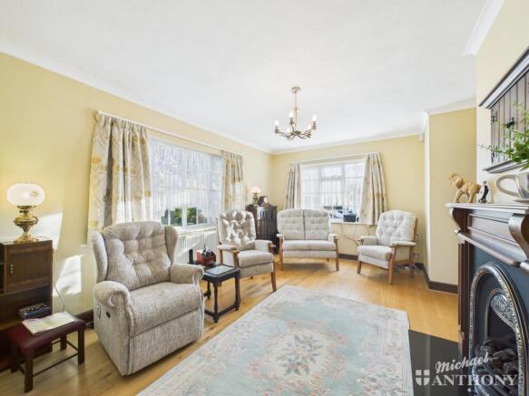 CAM02773G0-PR0375-STILL004