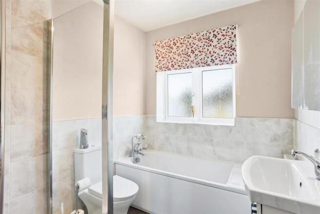 1577563810 - 15 Barrow Avenue SM5 - 18.jpg