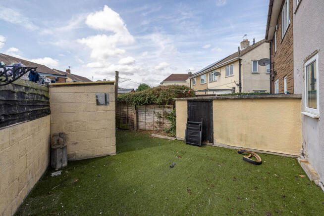 3 bed Semi-Detached for sale Image 12