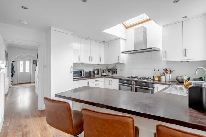4 bed Semi-Detached for sale Image 6
