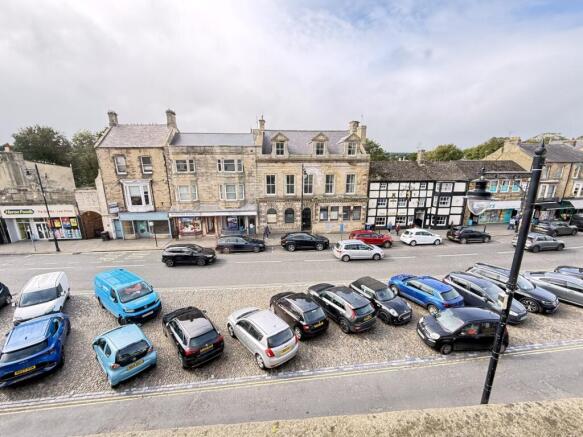 2 bed Flat for sale Image 7