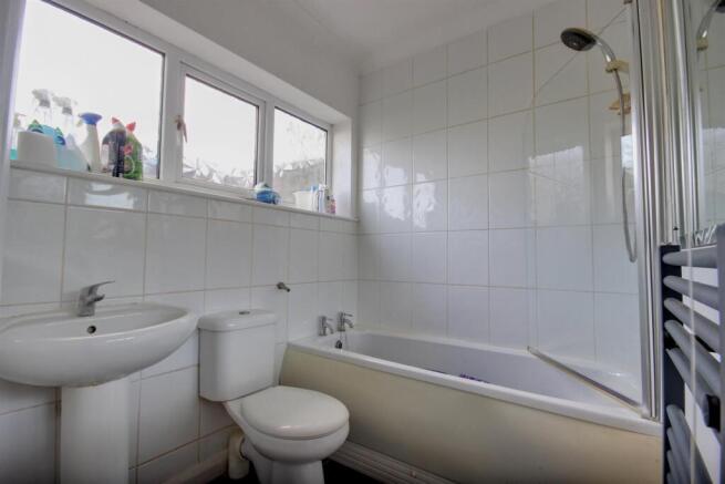 4 bed Detached Bungalow for sale Image 6