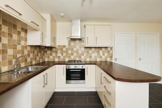 2 bed Semi-Detached for sale Image 4