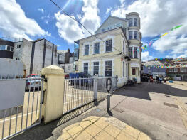 9, The Pier Apartments, Prince Of Wales Pier, Falmouth TR11 3DF