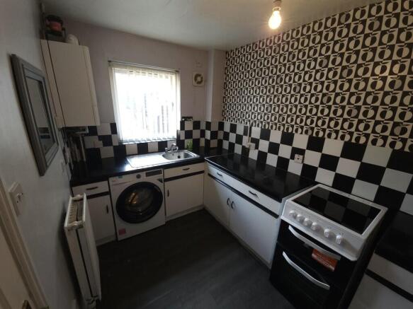 3 bed Semi-Detached to rent Image 4