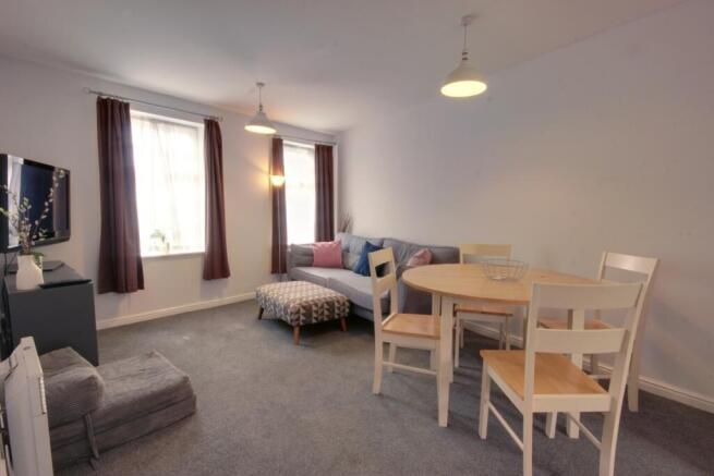 2 bed Apartment for sale Image 8