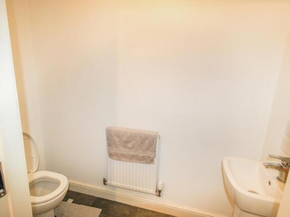 3 bed Town House for sale Image 10