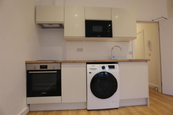 3, 23 SEAFIELD ROAD KITCHEN.JPG