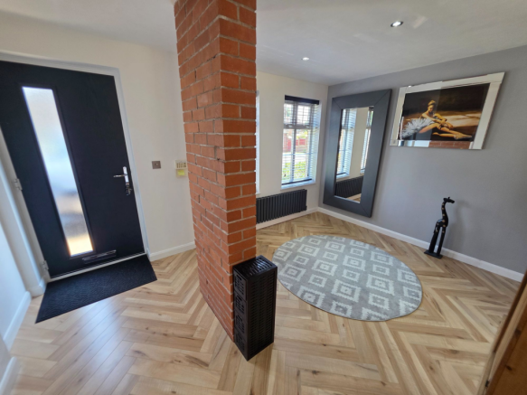 4 bed Detached for sale Image 9