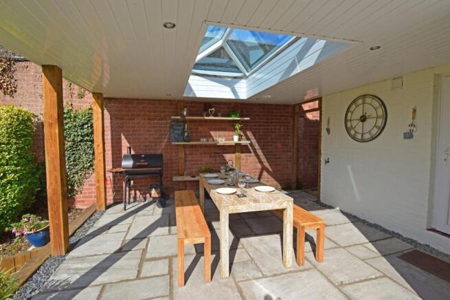8 Hanbury Road, garden covered terrace 2.jpg