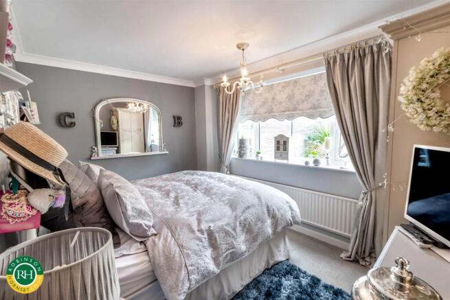 3 bed Bungalow for sale Image 8