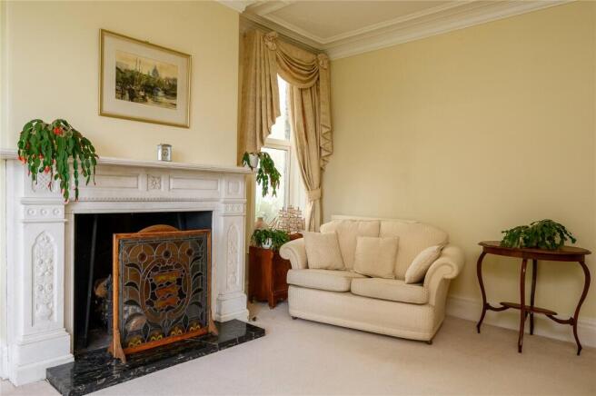 7 bed Detached for sale Image 6